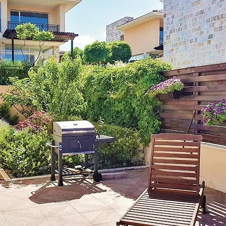 Five-bedroom Holiday In Feriehus Lozenets